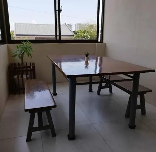 4-5br In Paranaque For Staycation