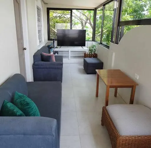 Apartamento 4-5br In Paranaque For Staycation