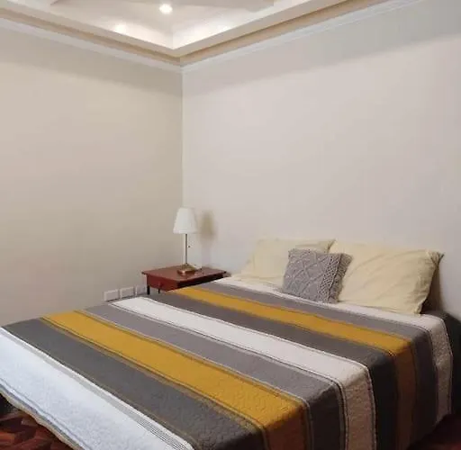 Apartamento 4-5br In Paranaque For Staycation *