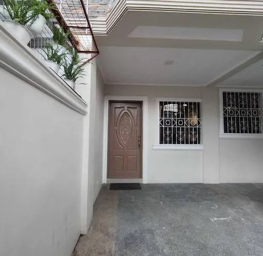 4-5br In Paranaque For Staycation